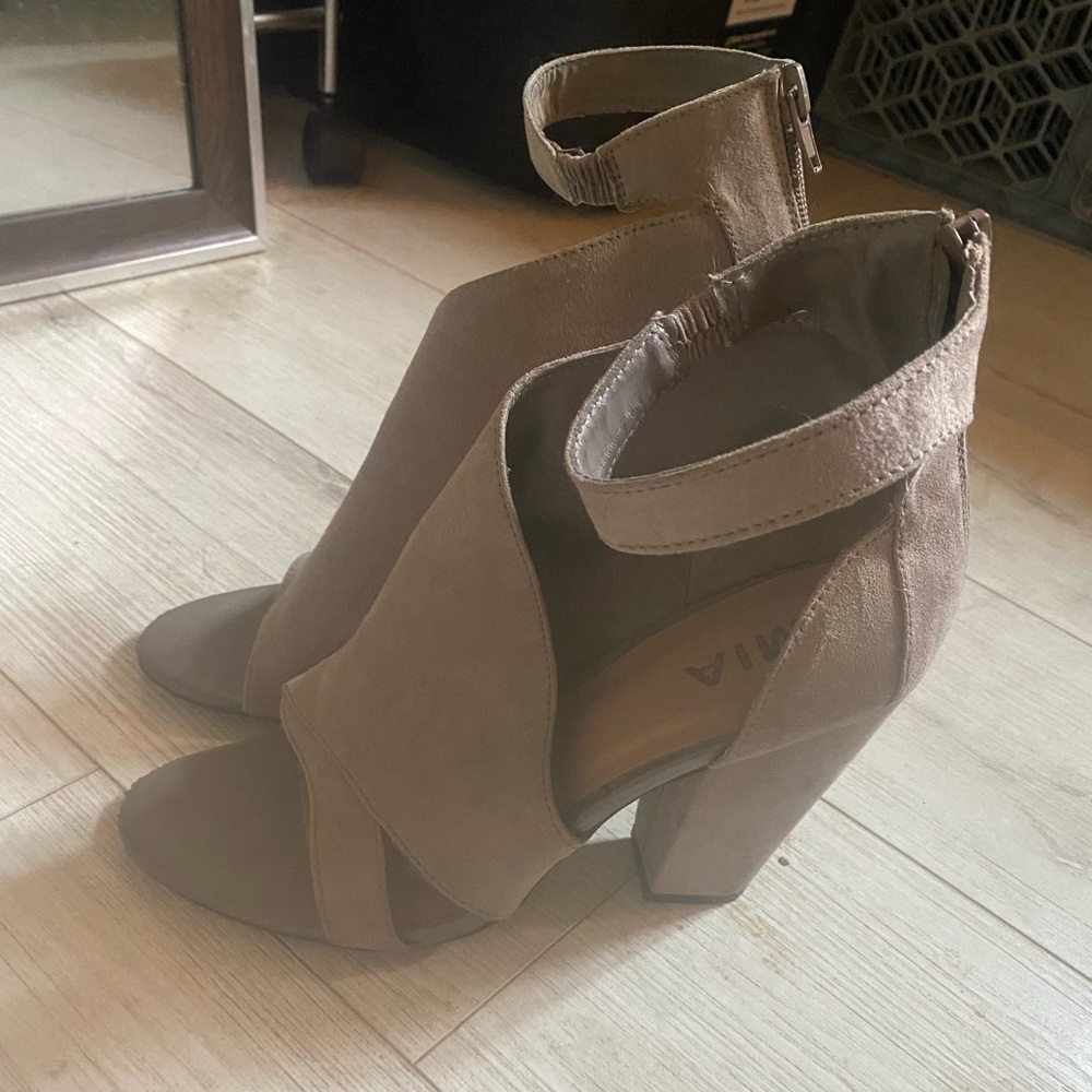 MIA HEELS